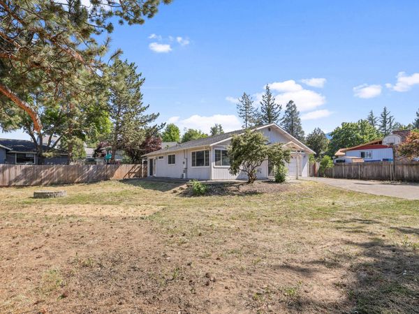 540 Oak Knoll Drive, Ashland, OR 97520