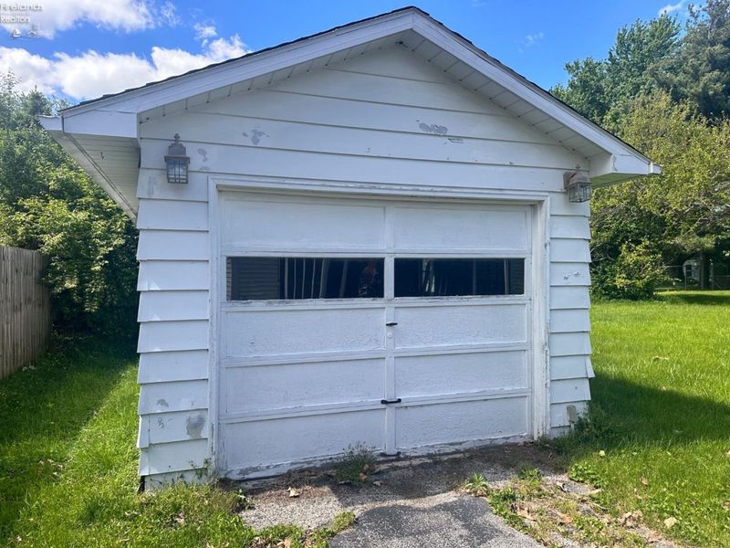 2468 Buckland Avenue, Fremont, OH 43420 Photo 11