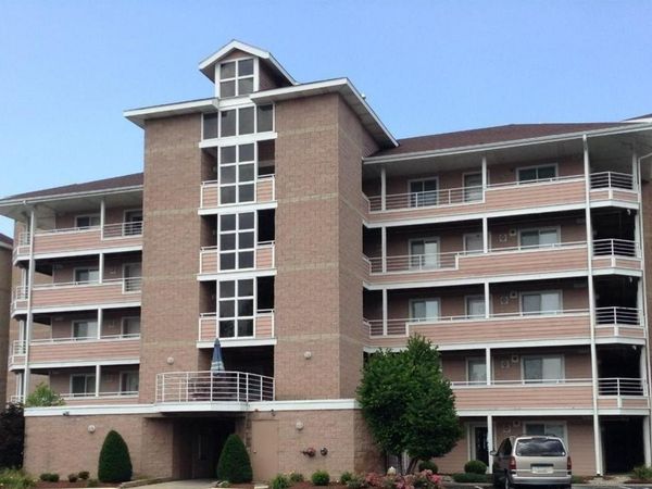 31 Marina Point Drive, Sandusky, OH 44870