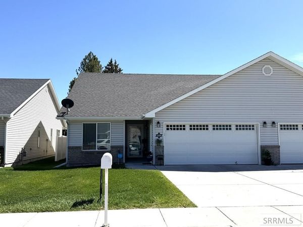 586 Gwen Loop, BLACKFOOT, ID 83221