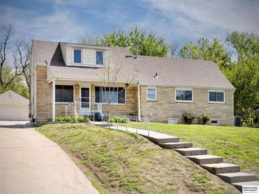 2616 Edwards Street , Bellevue, NE 68005