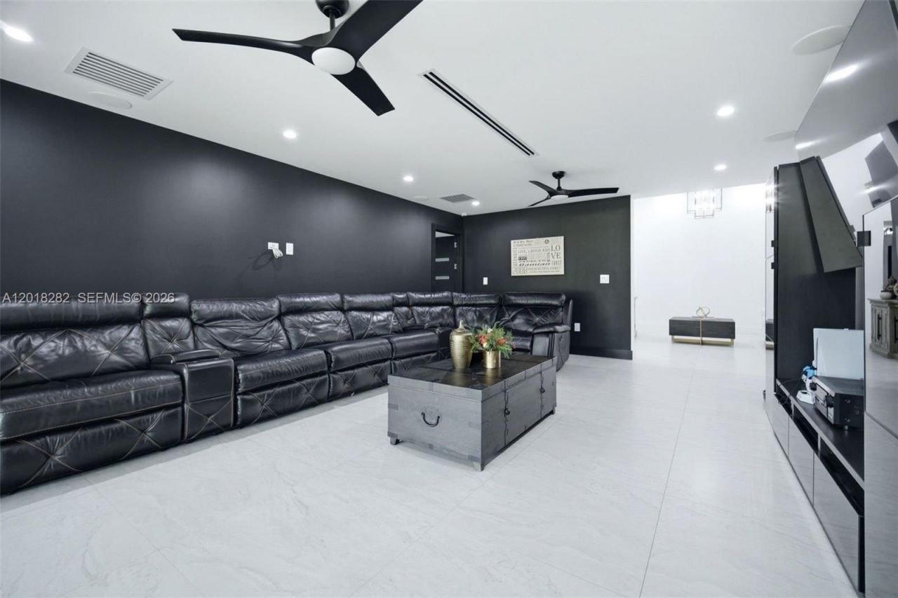 18690 Old Cutler Rd , Cutler Bay, FL 33157 Photo