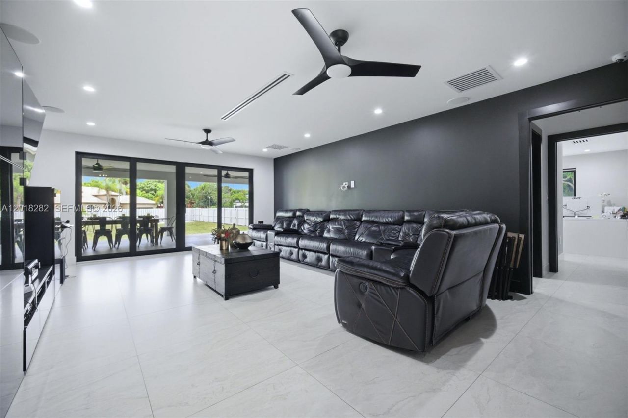 18690 Old Cutler Rd , Cutler Bay, FL 33157 Photo