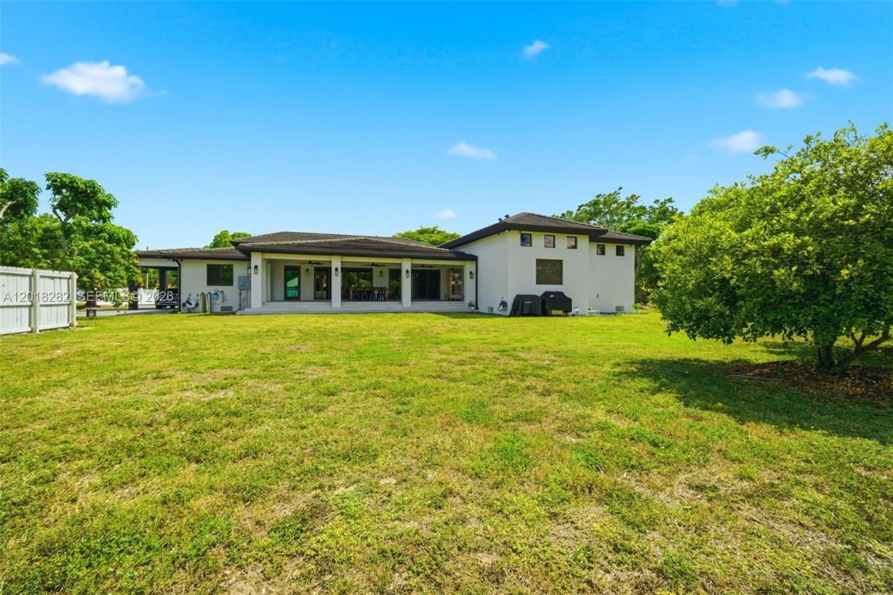 18690 Old Cutler Rd , Cutler Bay, FL 33157 Photo