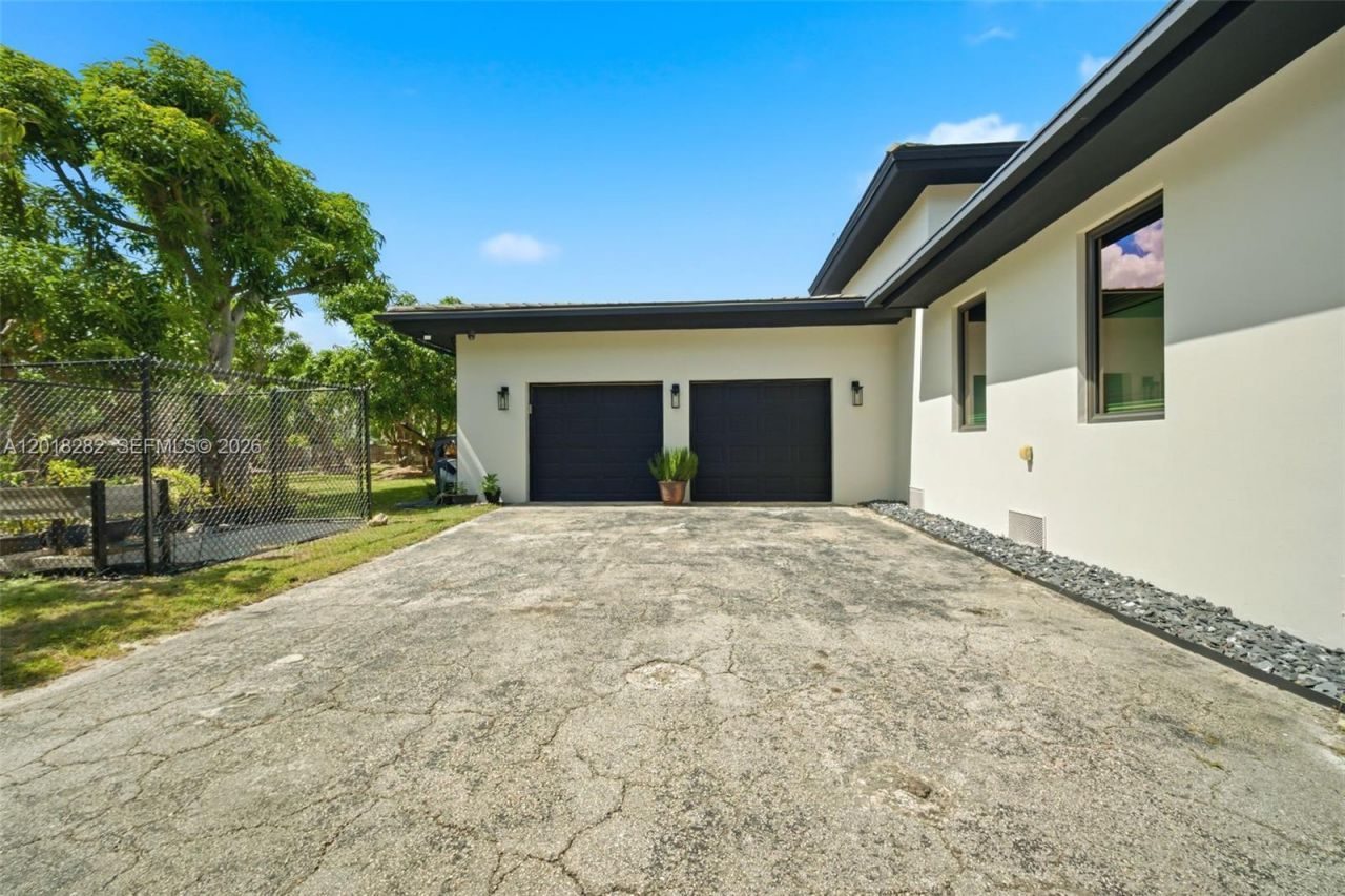 18690 Old Cutler Rd , Cutler Bay, FL 33157 Photo