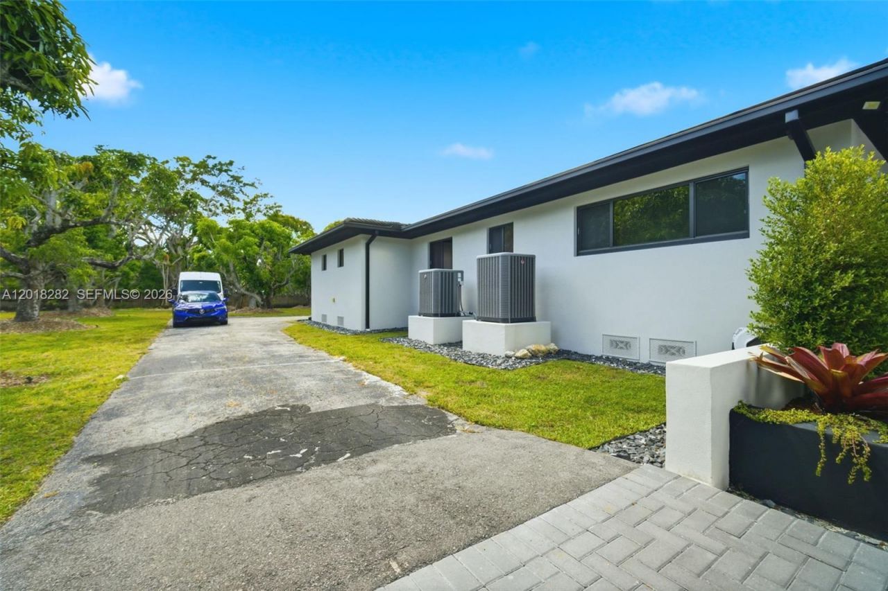 18690 Old Cutler Rd , Cutler Bay, FL 33157 Photo