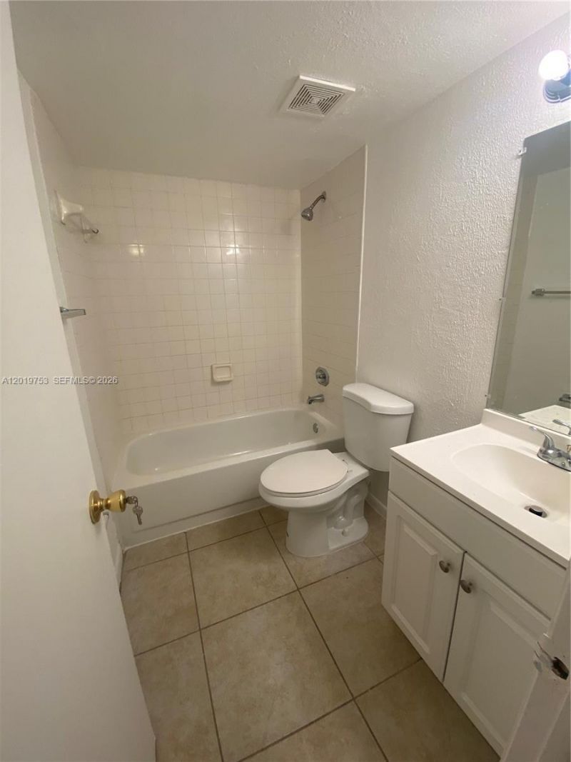 3410 Foxcroft Rd , Unit 206, Miramar, FL 33025 Photo