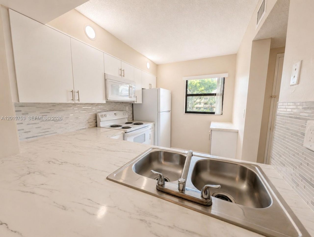 3410 Foxcroft Rd , Unit 206, Miramar, FL 33025 Photo