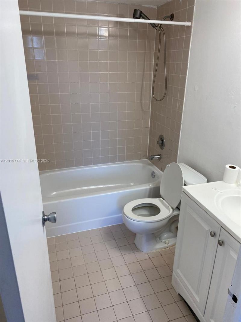 8240 SW 210th St , Unit 111, Cutler Bay, FL 33189 Photo