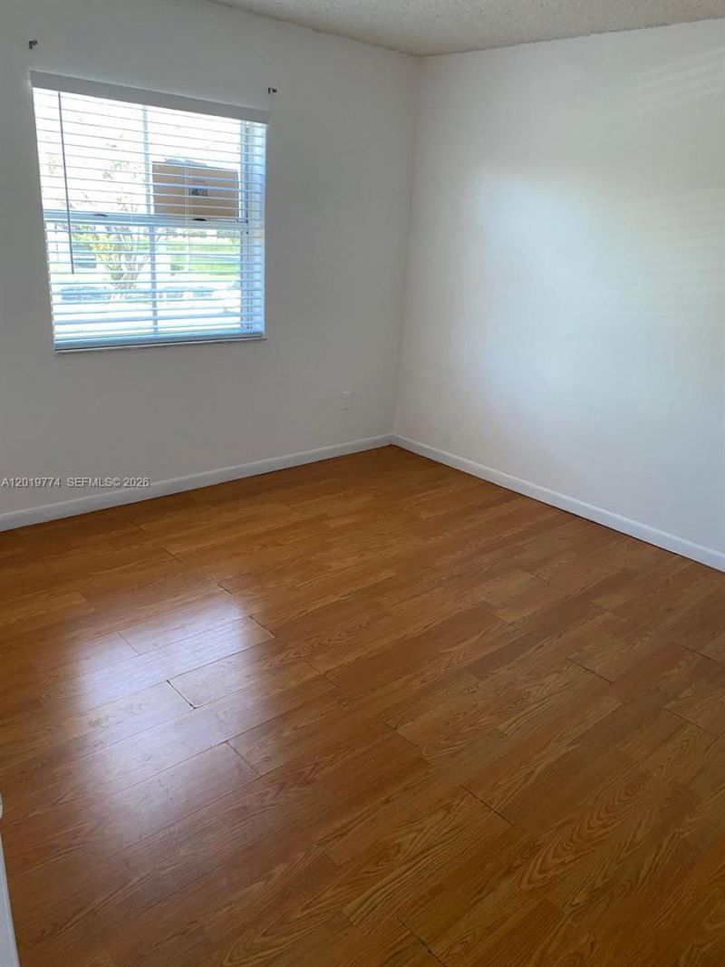 8240 SW 210th St , Unit 111, Cutler Bay, FL 33189 Photo