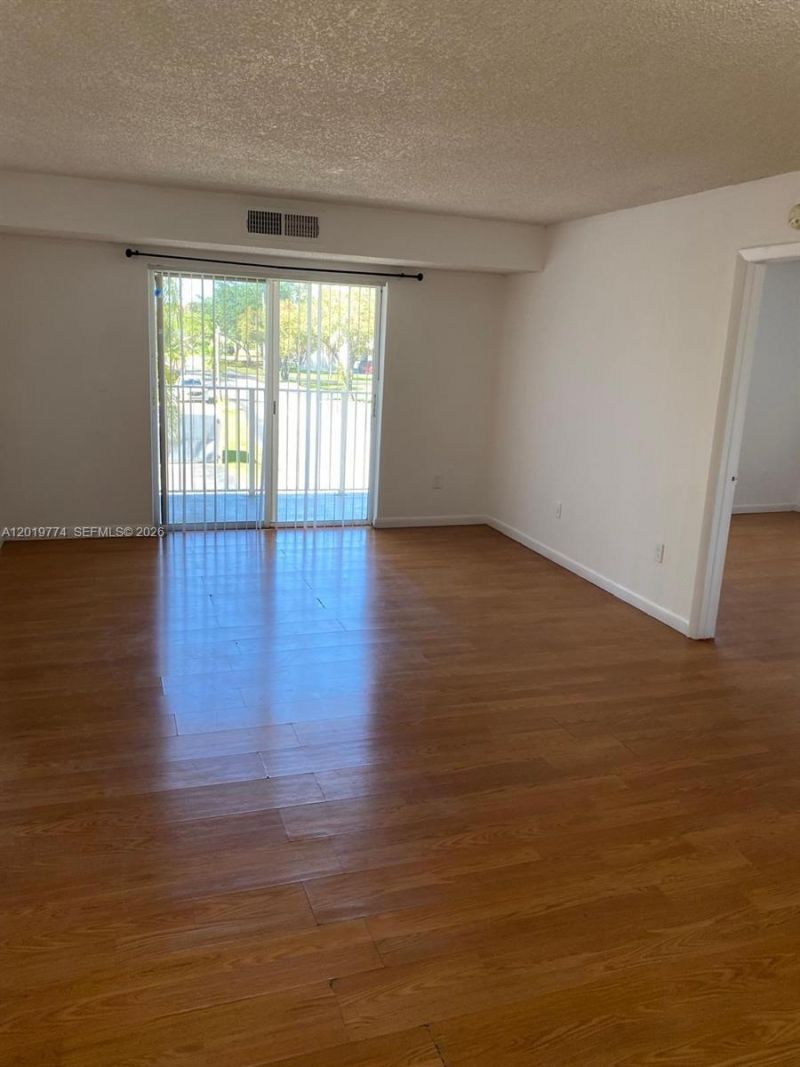 8240 SW 210th St , Unit 111, Cutler Bay, FL 33189 Photo