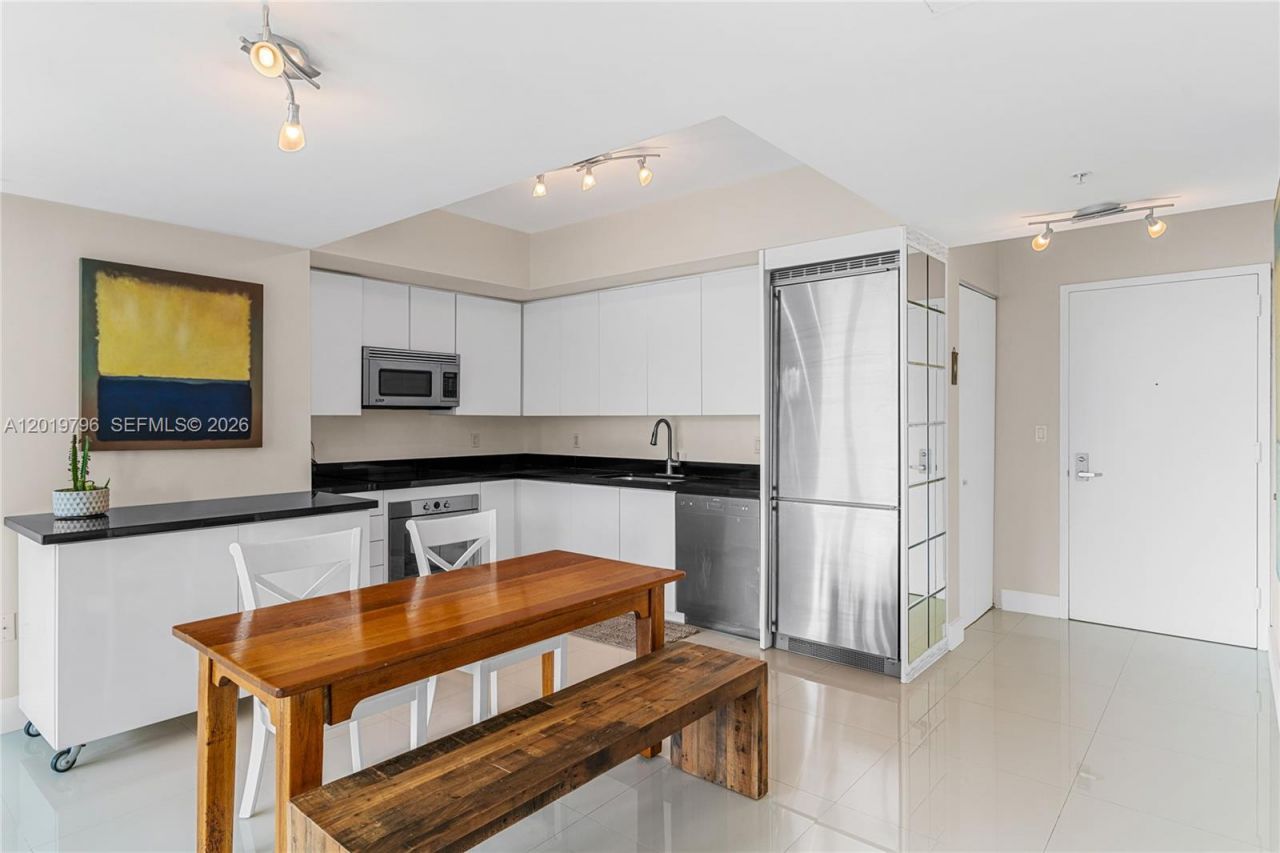 92 SW 3rd St , Unit 2104, Miami, FL 33130 Photo