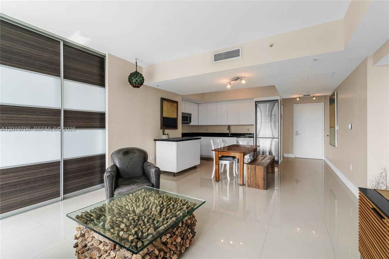 92 SW 3rd St , Unit 2104, Miami, FL 33130 Photo