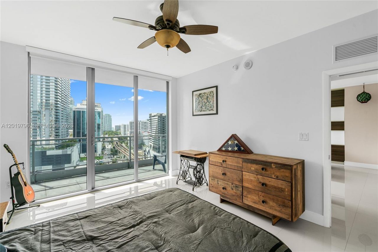 92 SW 3rd St , Unit 2104, Miami, FL 33130 Photo