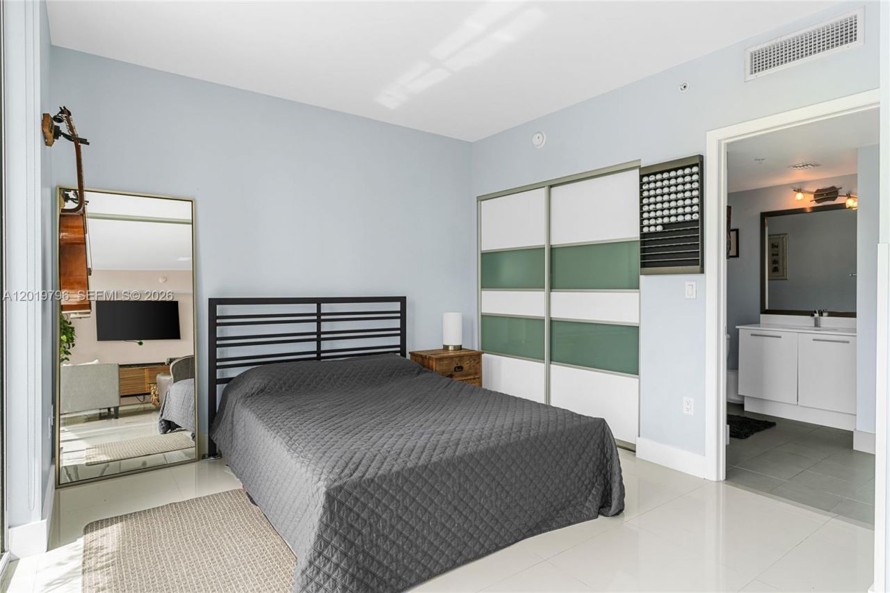 92 SW 3rd St , Unit 2104, Miami, FL 33130 Photo