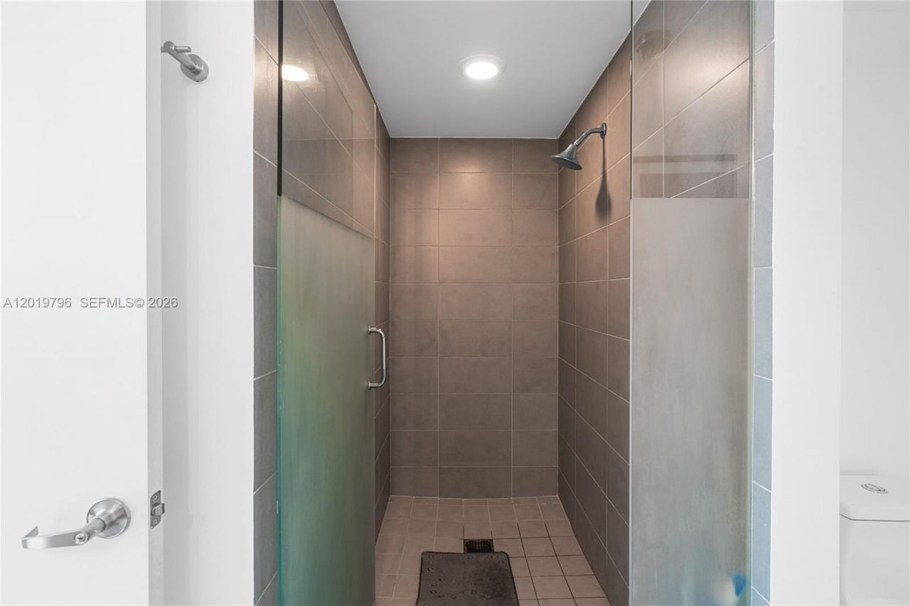 92 SW 3rd St , Unit 2104, Miami, FL 33130 Photo