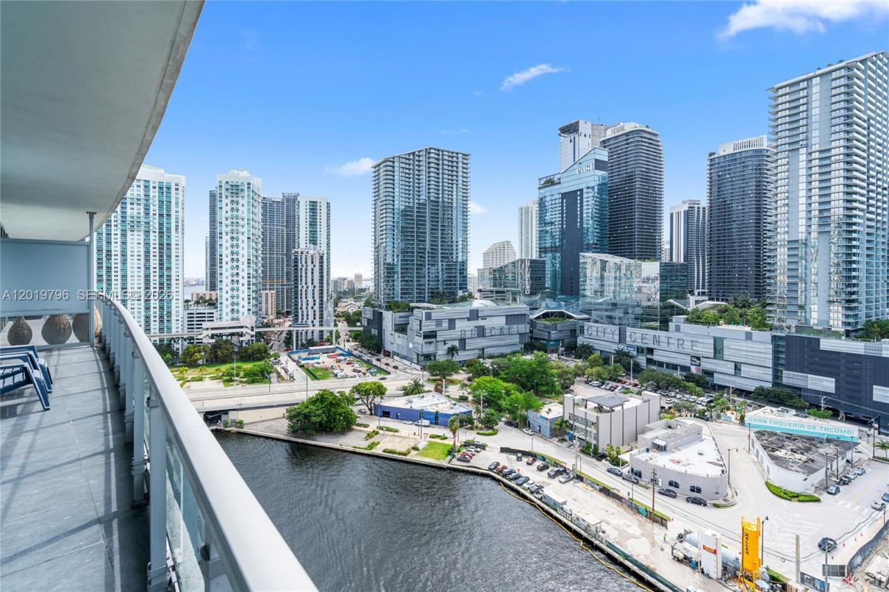 92 SW 3rd St , Unit 2104, Miami, FL 33130 Photo