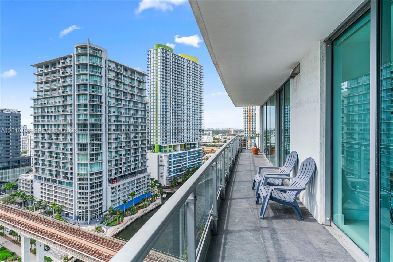 92 SW 3rd St , Unit 2104, Miami, FL 33130 Photo