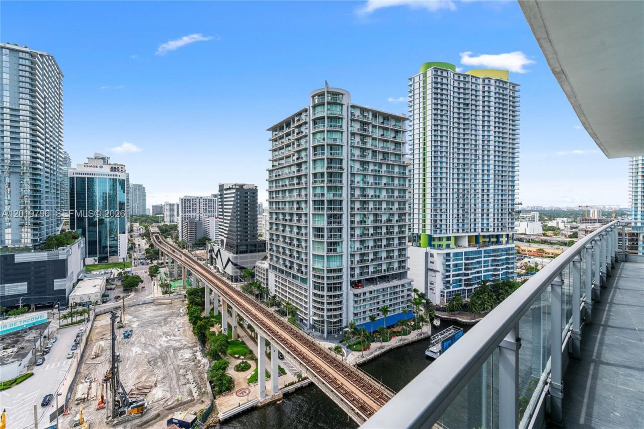 92 SW 3rd St , Unit 2104, Miami, FL 33130 Photo