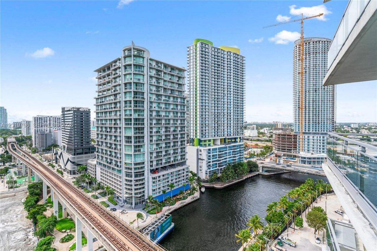 92 SW 3rd St , Unit 2104, Miami, FL 33130 Photo