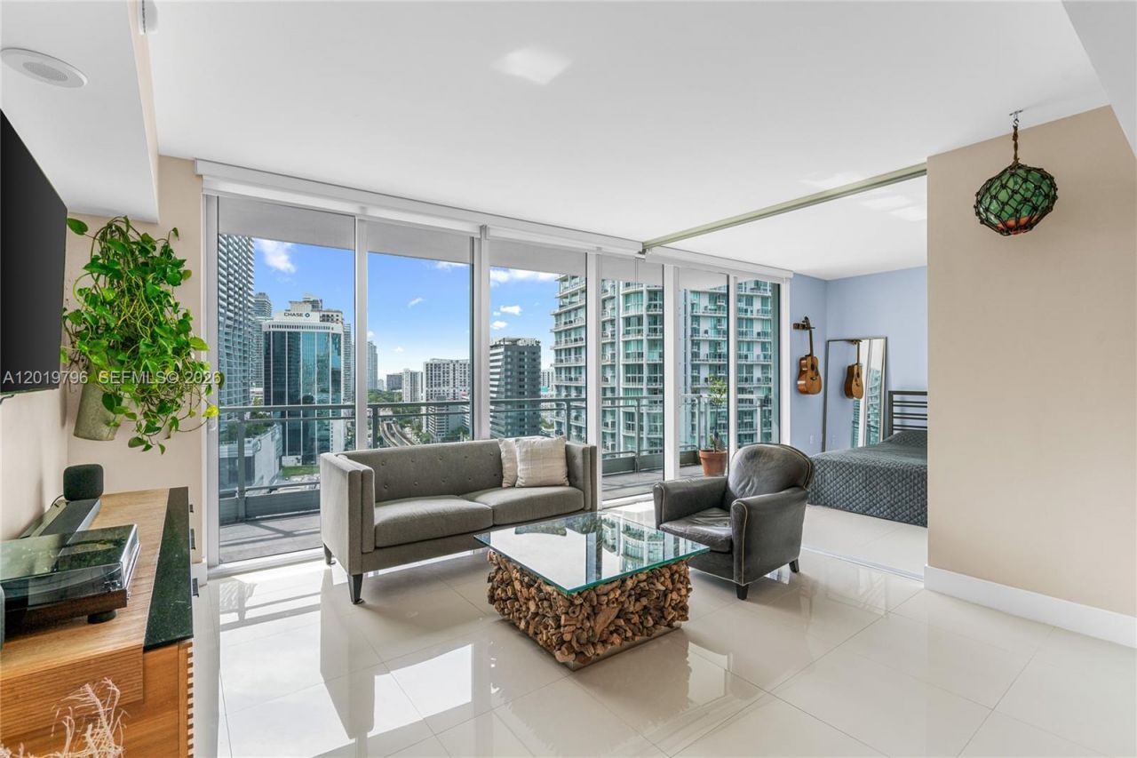 92 SW 3rd St , Unit 2104, Miami, FL 33130 Photo