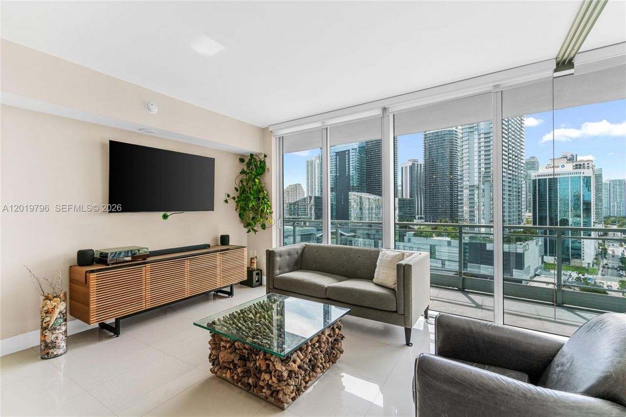 92 SW 3rd St , Unit 2104, Miami, FL 33130 Photo