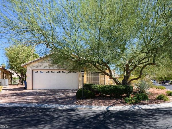 4824 Lawnwood Court , Las Vegas, NV 89130
