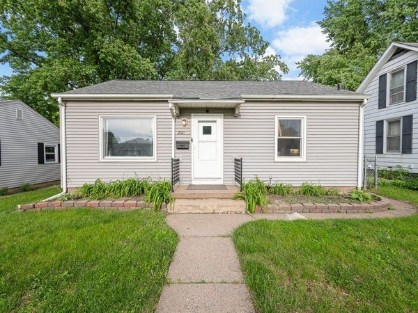 2011 35TH Street, Rock Island, IL 61201