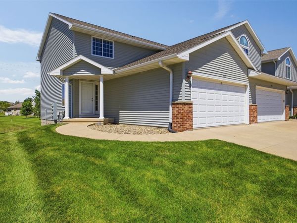 2605 Greenway Court , Marion, IA 52302