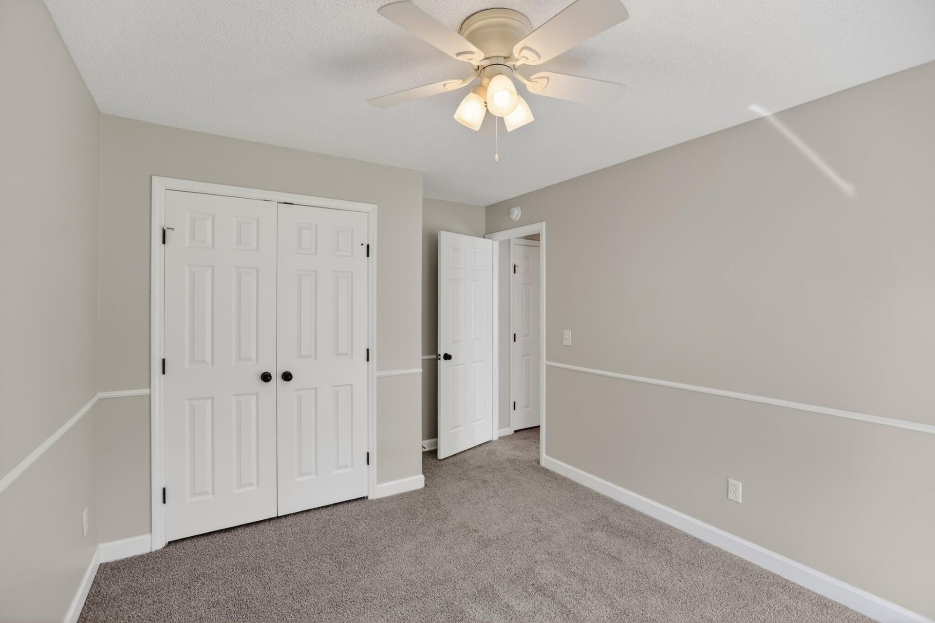 8395 Coventry Court Photo 16