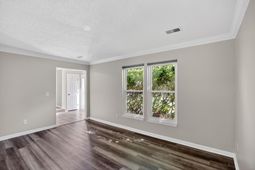 8395 Coventry Court photo 4