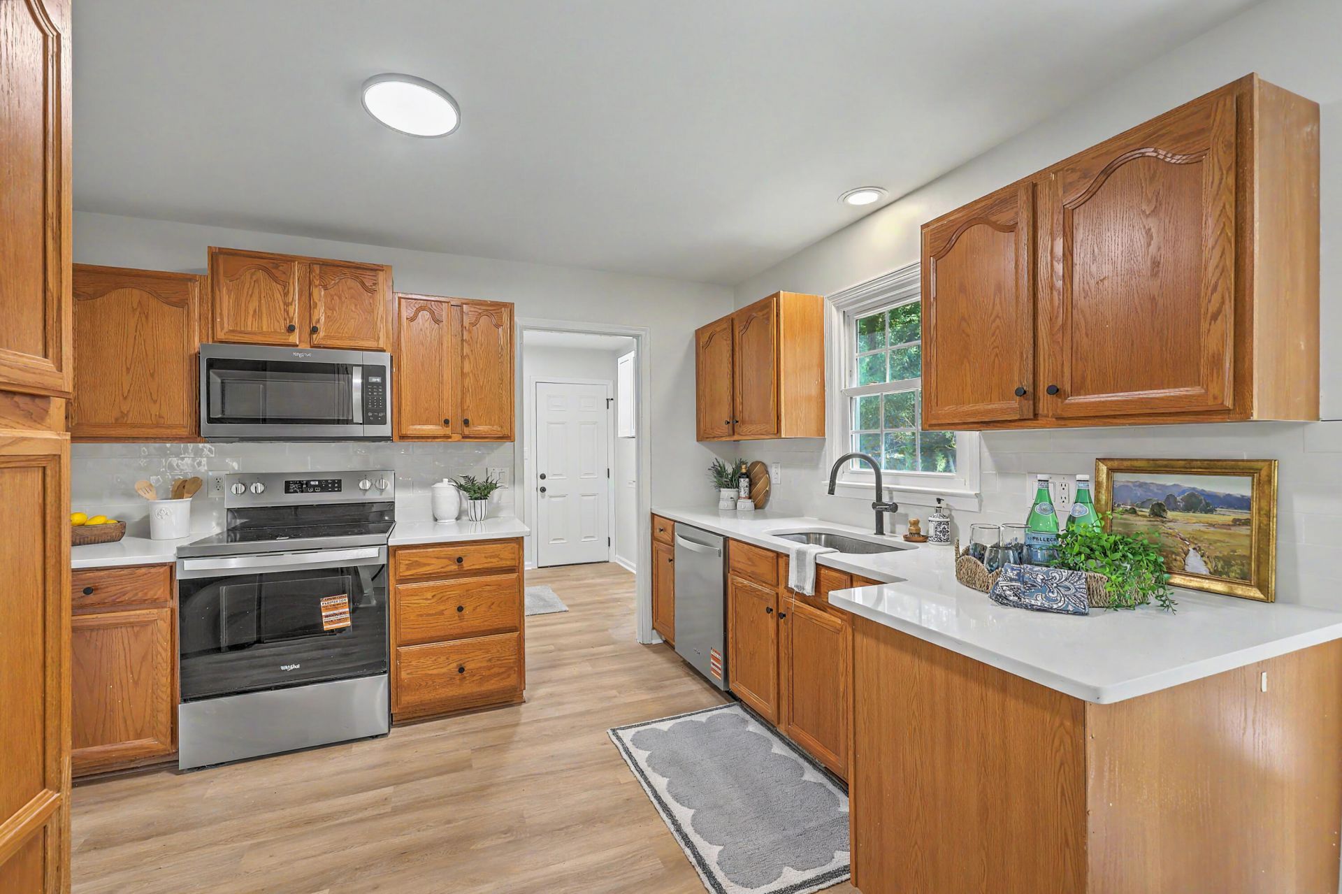 106 Sweetbriar Road Photo 7