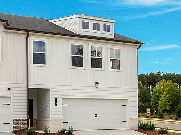 410 Point Place Drive, Loganville, GA 30052