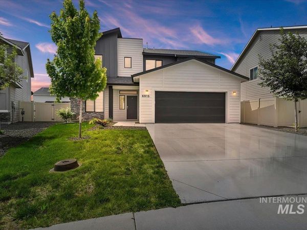 6915 W Grand Rapids Dr, Meridian, ID 83646