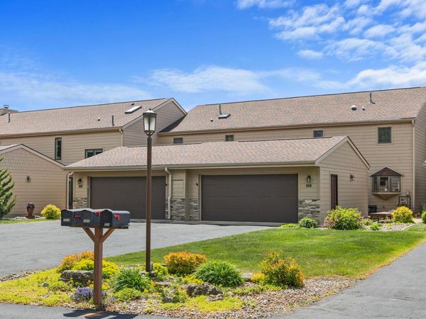 3328 Bayside Ct, La Crosse, WI 54601