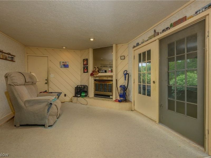 1805 Heritage Circle, Dover, OH 44622 Photo 13