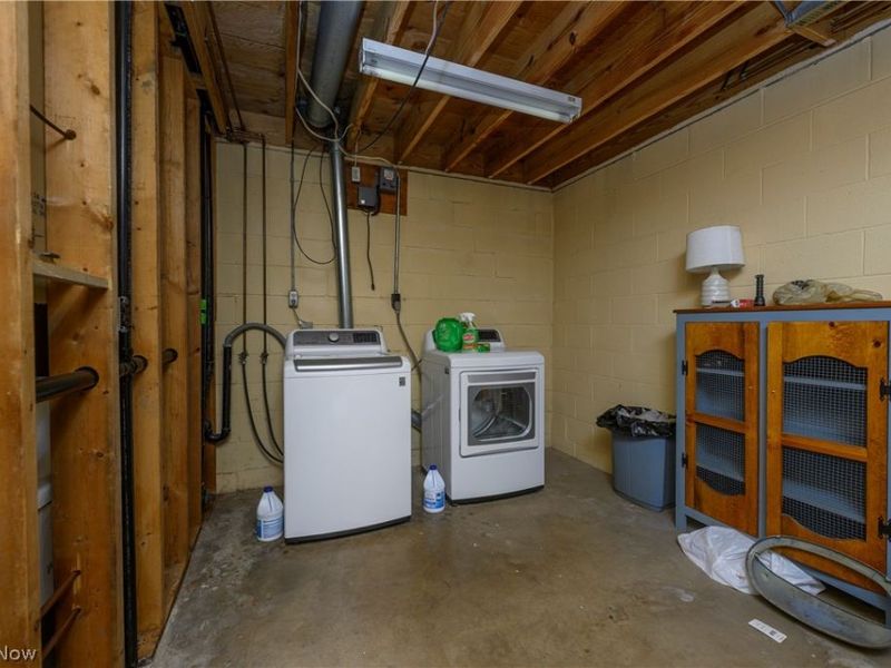 1805 Heritage Circle, Dover, OH 44622 Photo 19