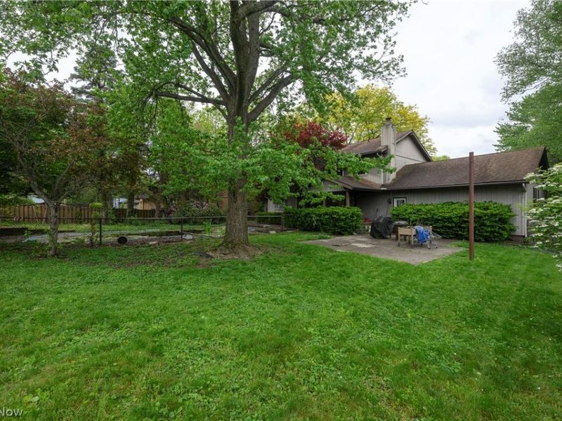 1805 Heritage Circle, Dover, OH 44622 Photo 5