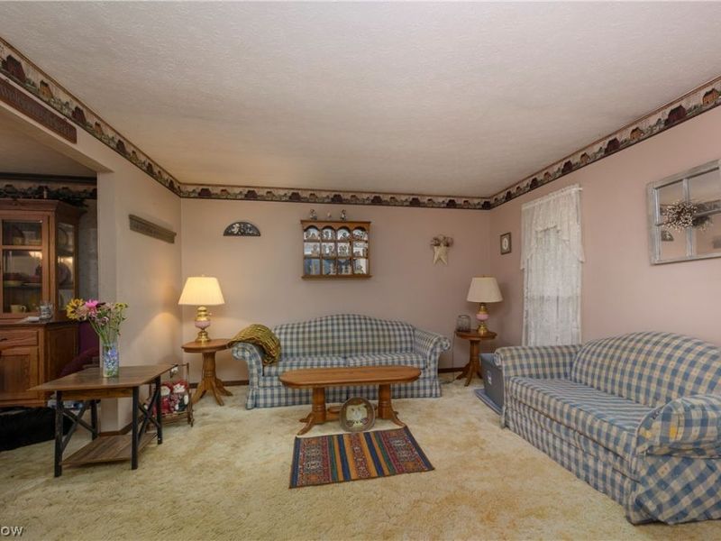 1805 Heritage Circle, Dover, OH 44622 Photo 7