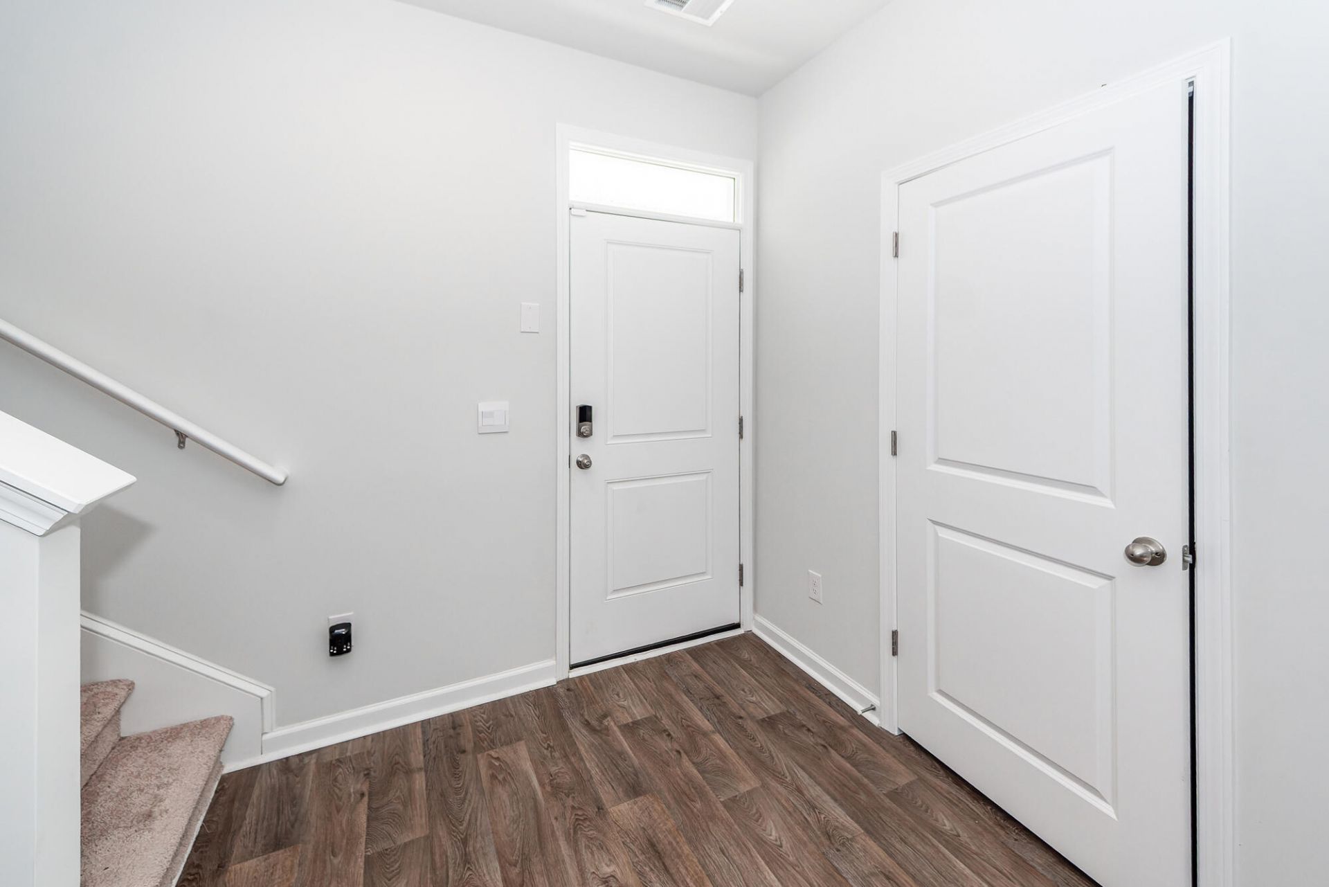 179 Cloverleaf Street Photo 16