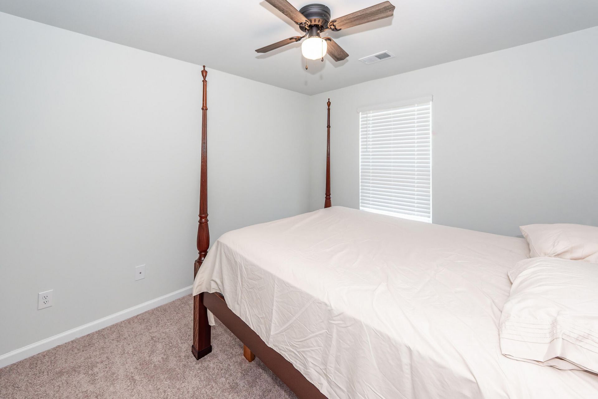 179 Cloverleaf Street Photo 28