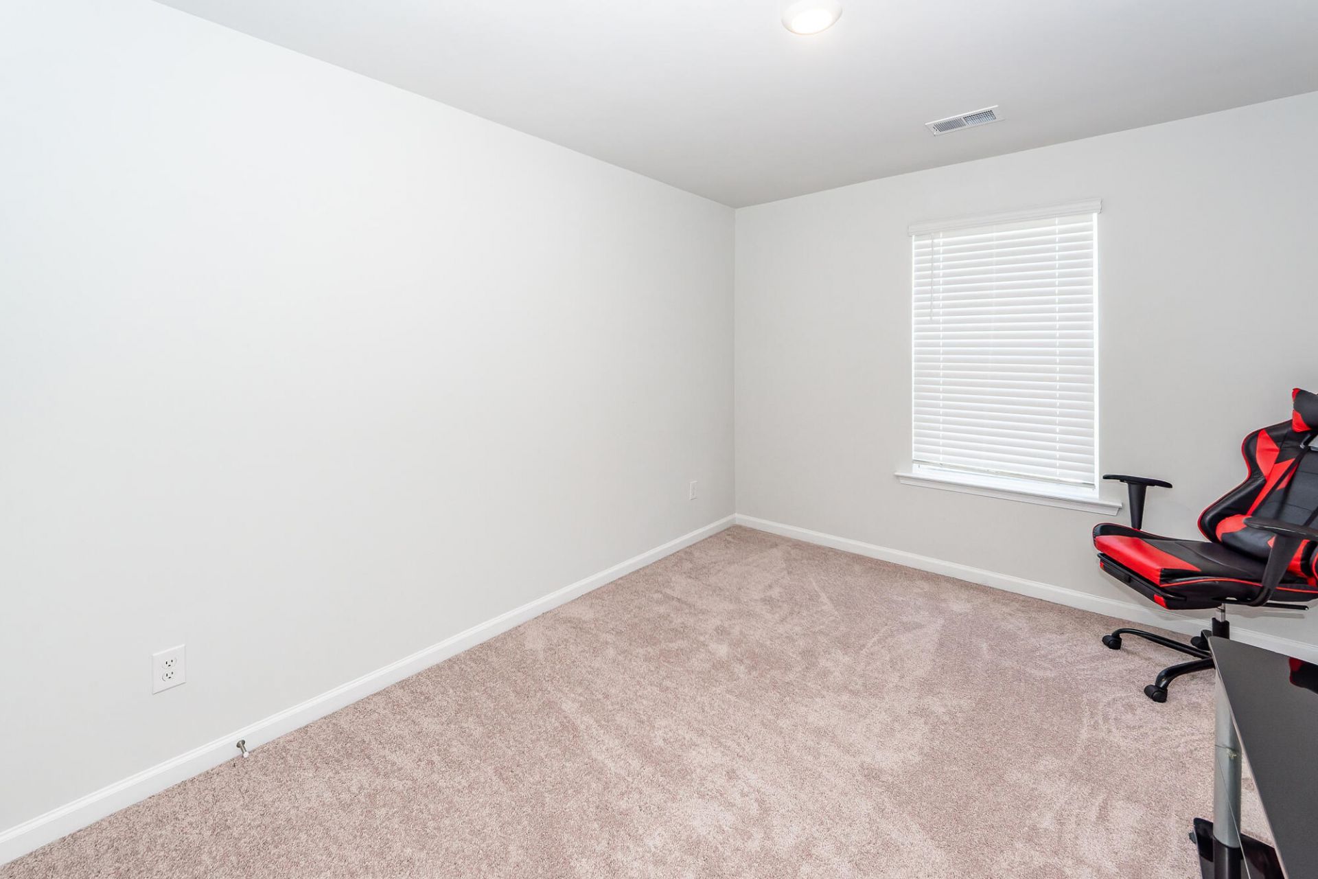 179 Cloverleaf Street Photo 35