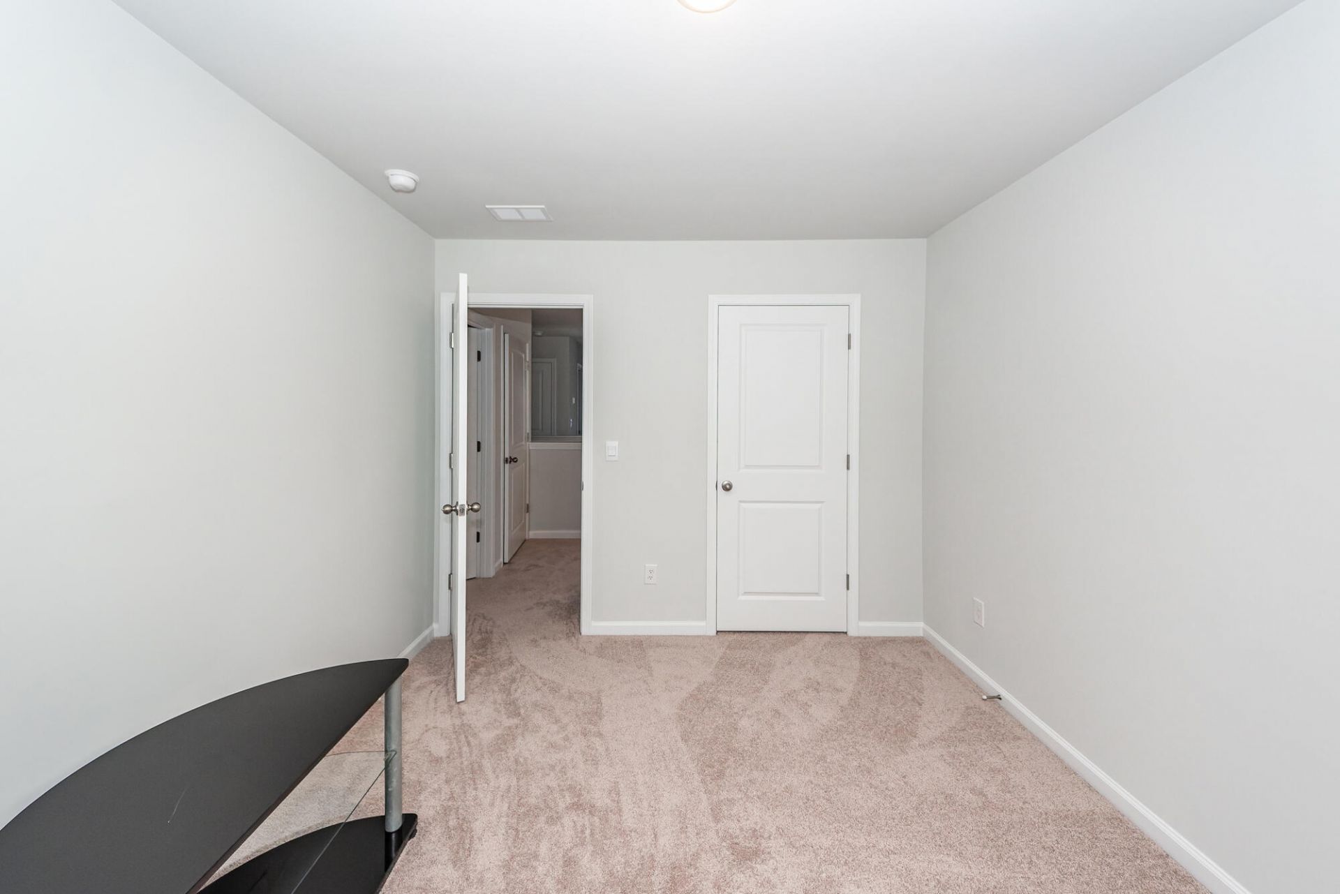 179 Cloverleaf Street Photo 37