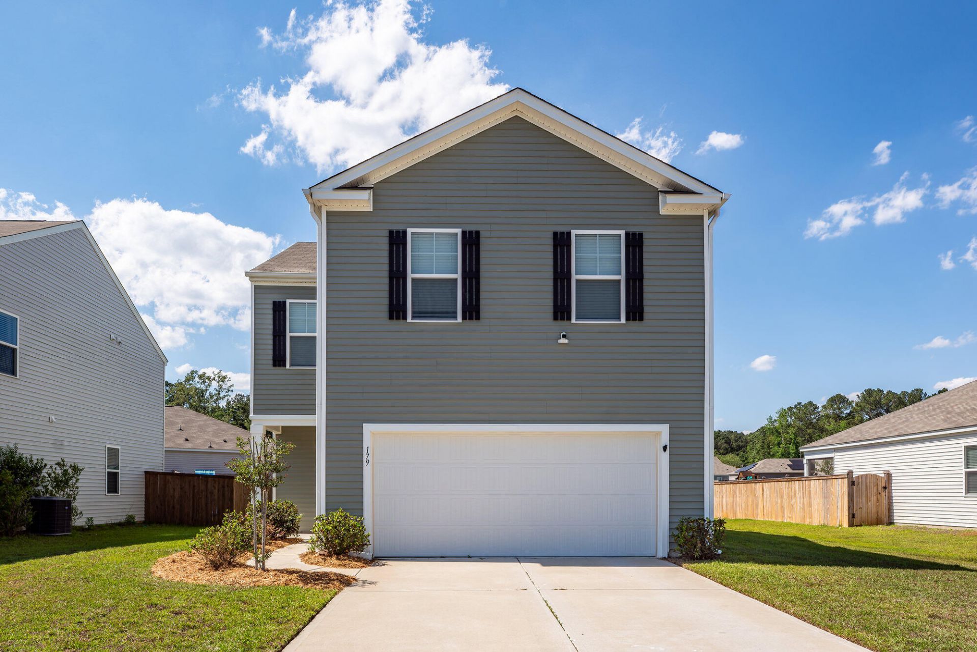 179 Cloverleaf Street Photo 44
