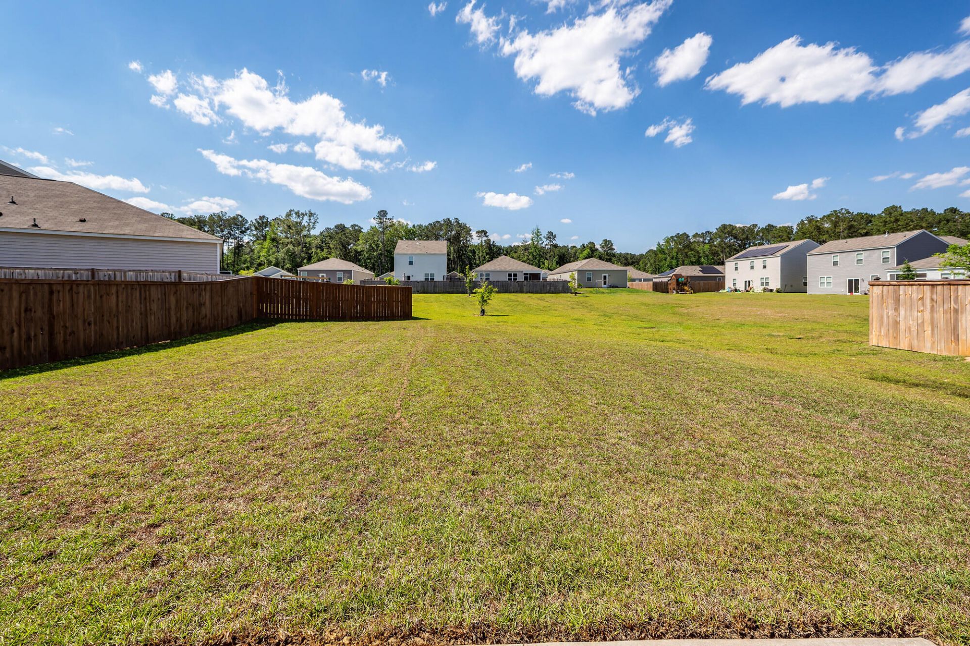 179 Cloverleaf Street Photo 49