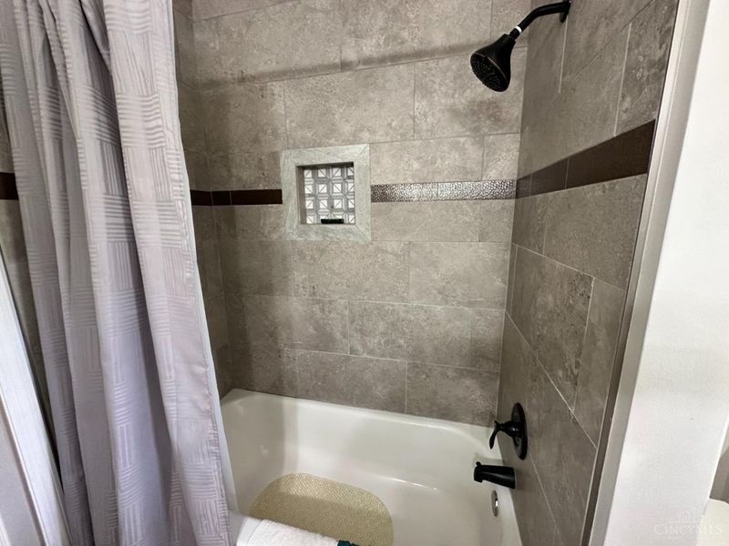 7238 Sundance Circle, West Chester, OH 45069 Photo 9