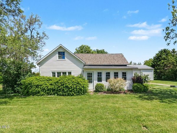 6612 Holcomb Road, Pemberville, OH 43450