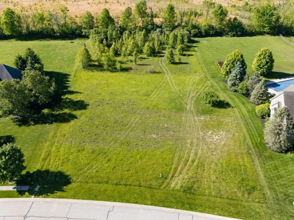 9335 Pleasant View Lane , Zionsville, IN 46077