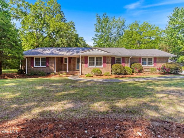 2022 Airport Road, Elizabethtown, NC 28337