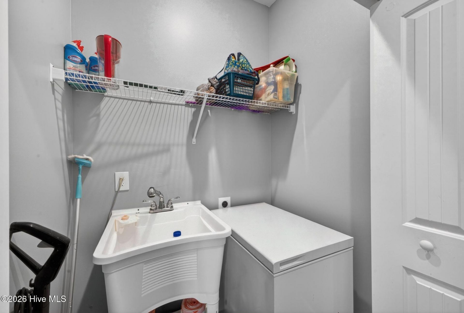 836 Delta Lane Photo 17
